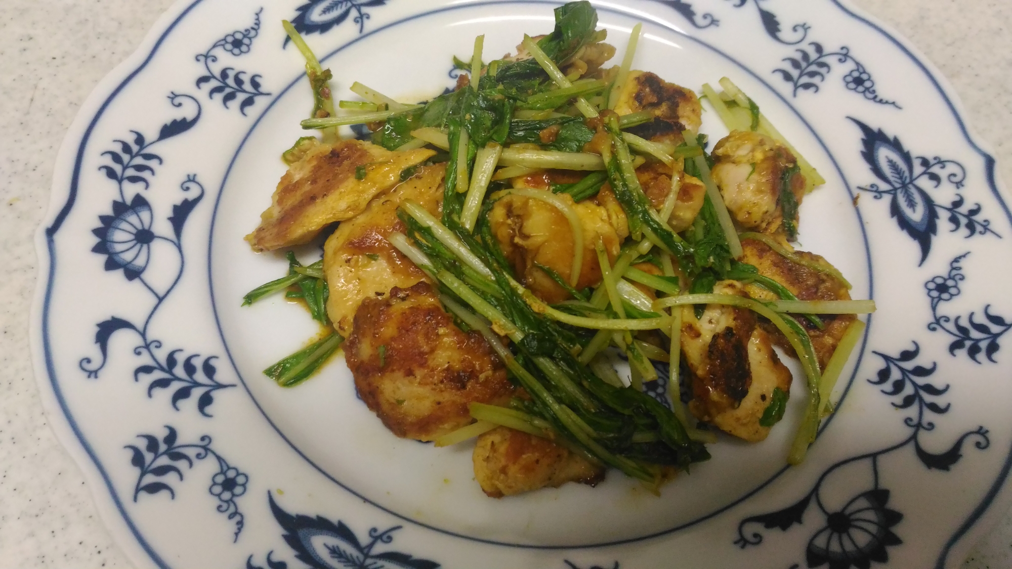 水菜と鶏むね肉のカレー炒め