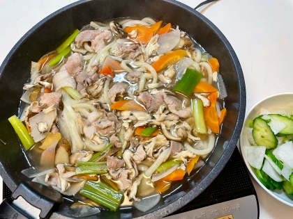 冷蔵庫一層！大きな鍋に作ってみんなで食べました。冷凍うどんでさらに簡単に…
おいしかったです♫ごちそうさまでした(^^)