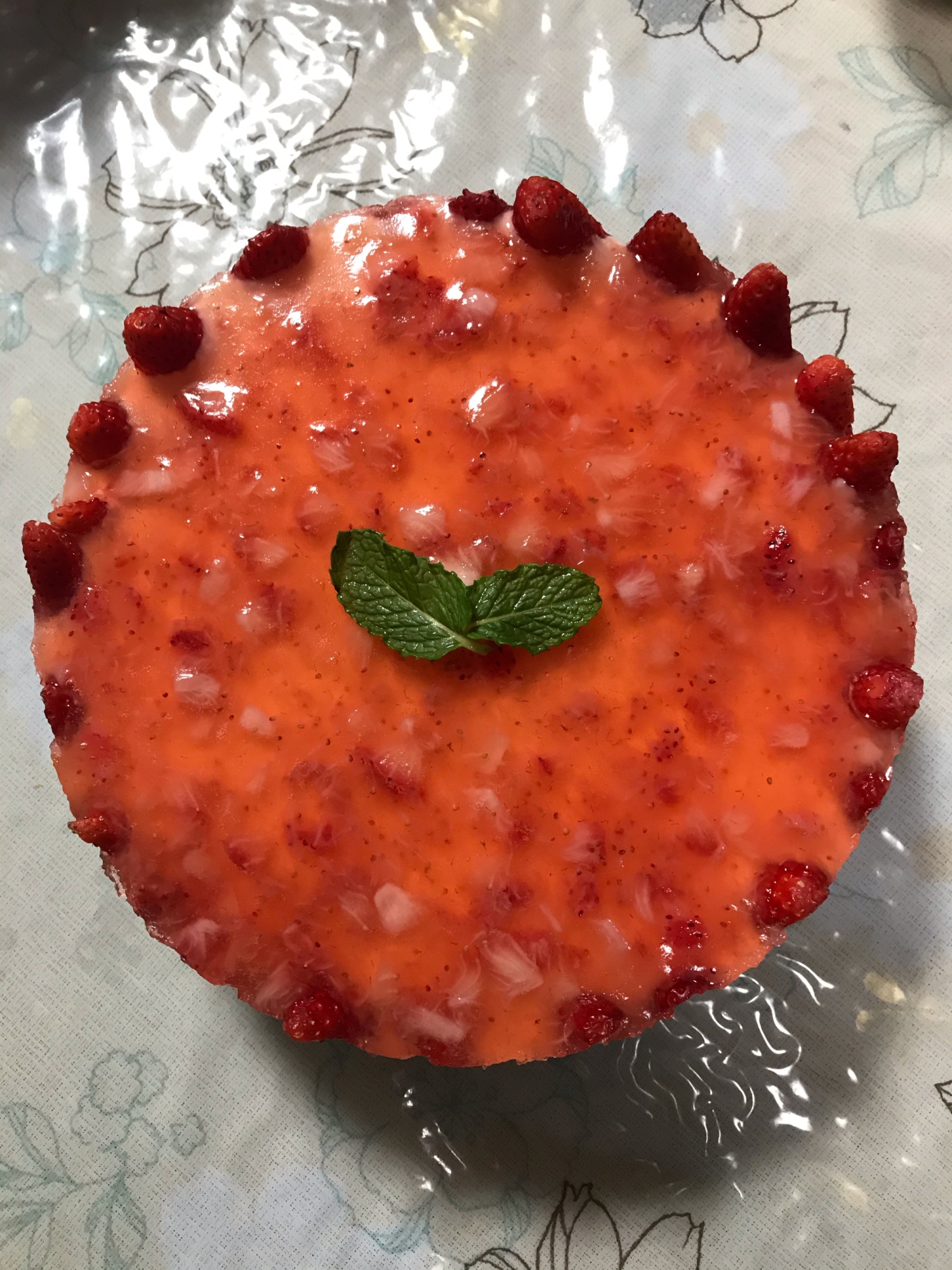 静岡産いちごのレアチーズケーキ
