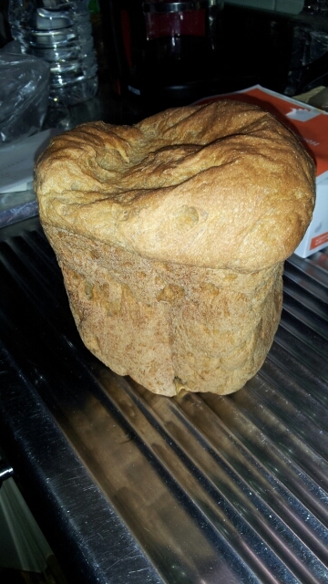 ホエーでふんわり。全粒粉50%食パン
