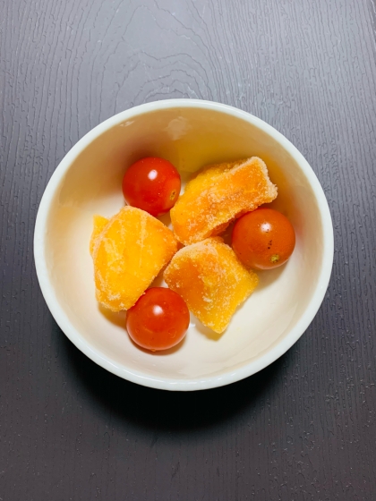 ✿食べきりミニトマト＆柿のサラダ✿