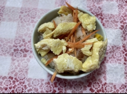 野菜と一緒に豚とじ丼