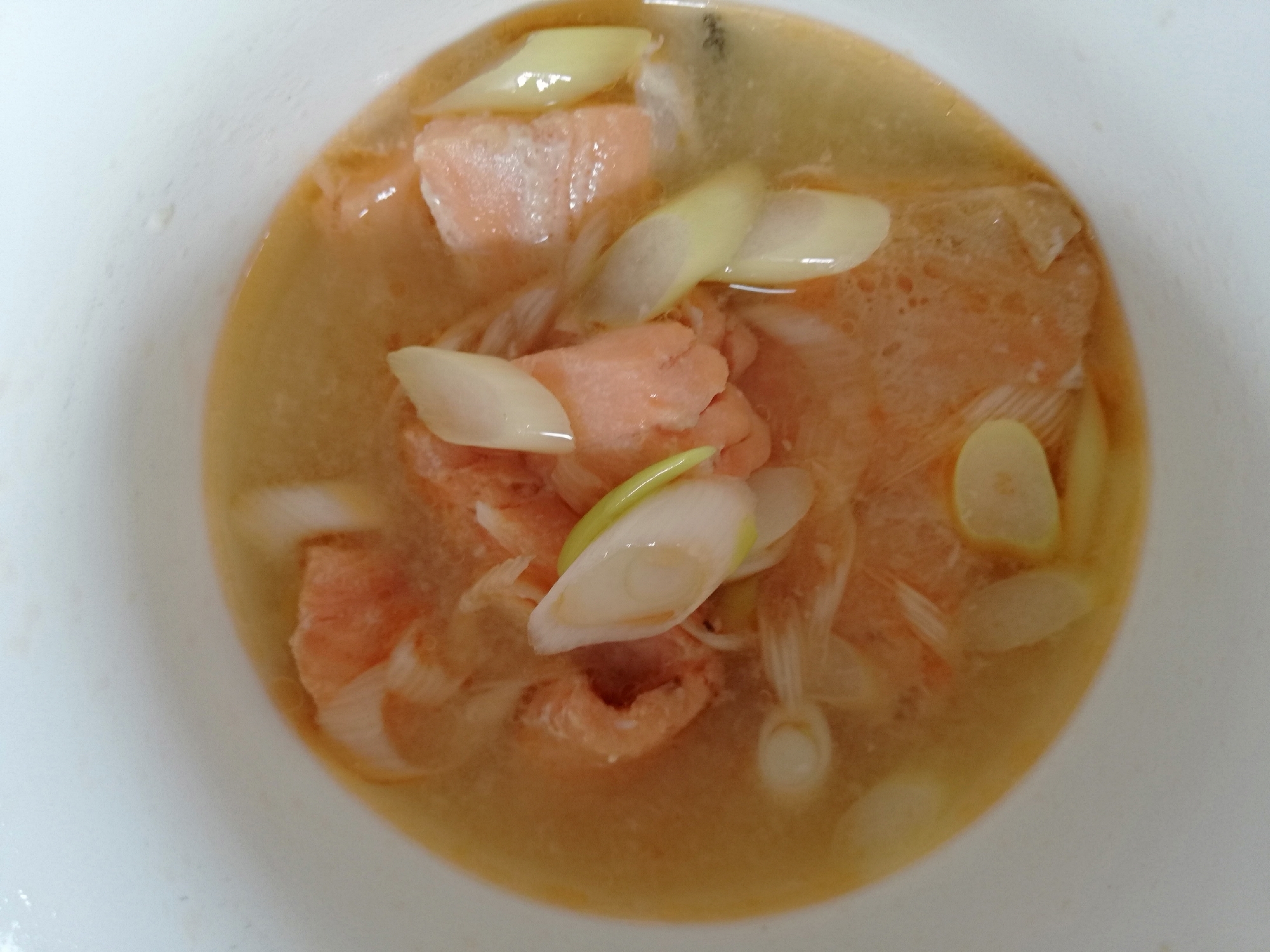 鮭缶で栄養まるごと！石狩鍋風スープ