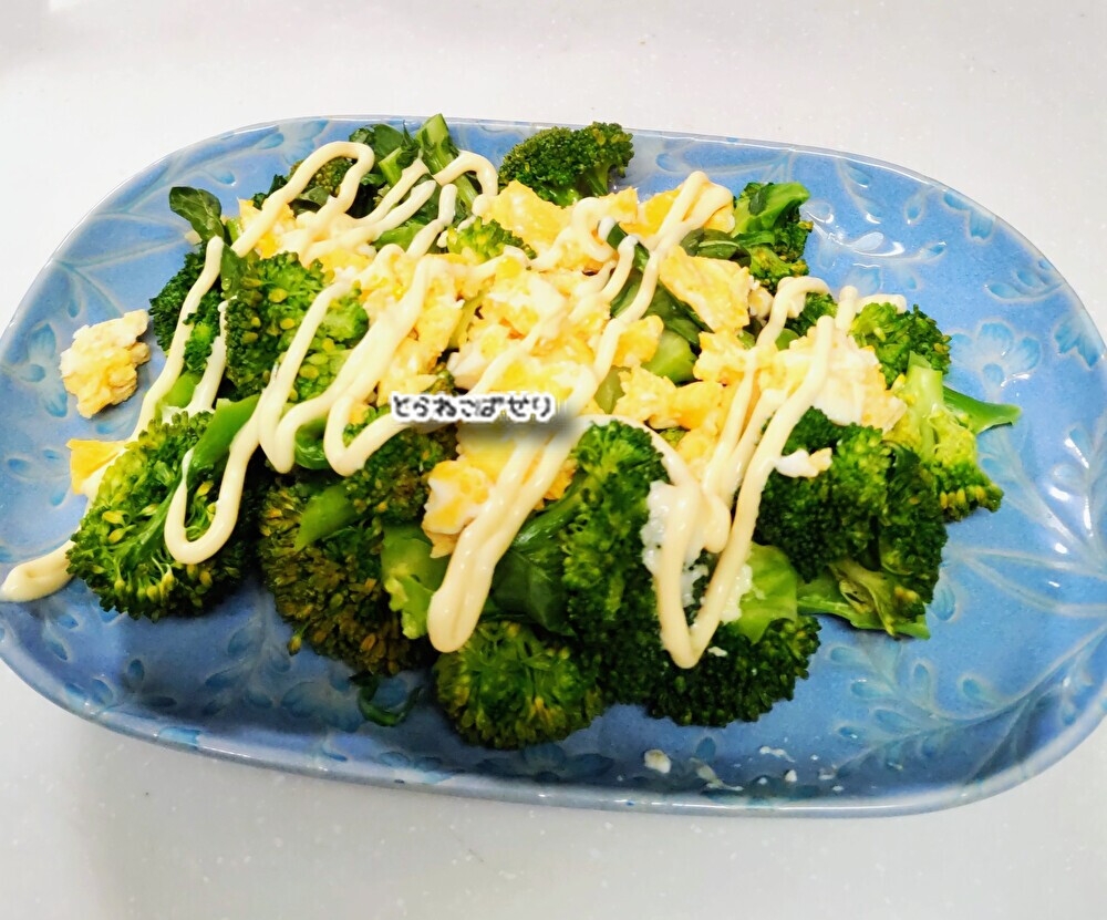 ブロッコリーとレンジ卵のサラダ