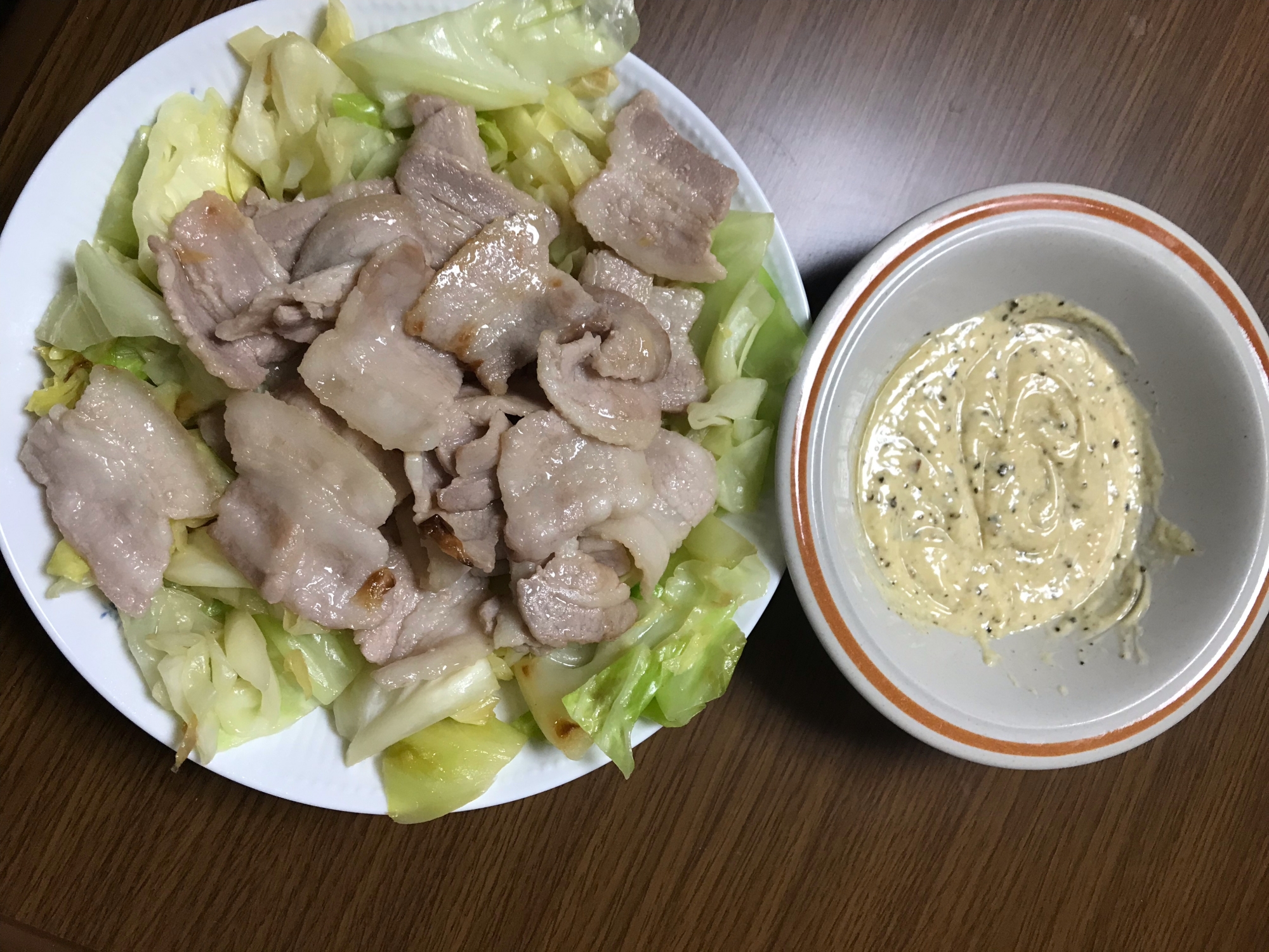【特製ダレ】豚バラ肉とキャベツの温野菜サラダ