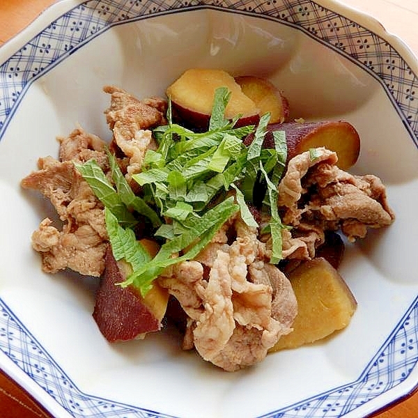 お弁当にも❤ダシ醤油のみで豚小間と薩摩芋の煮物♪