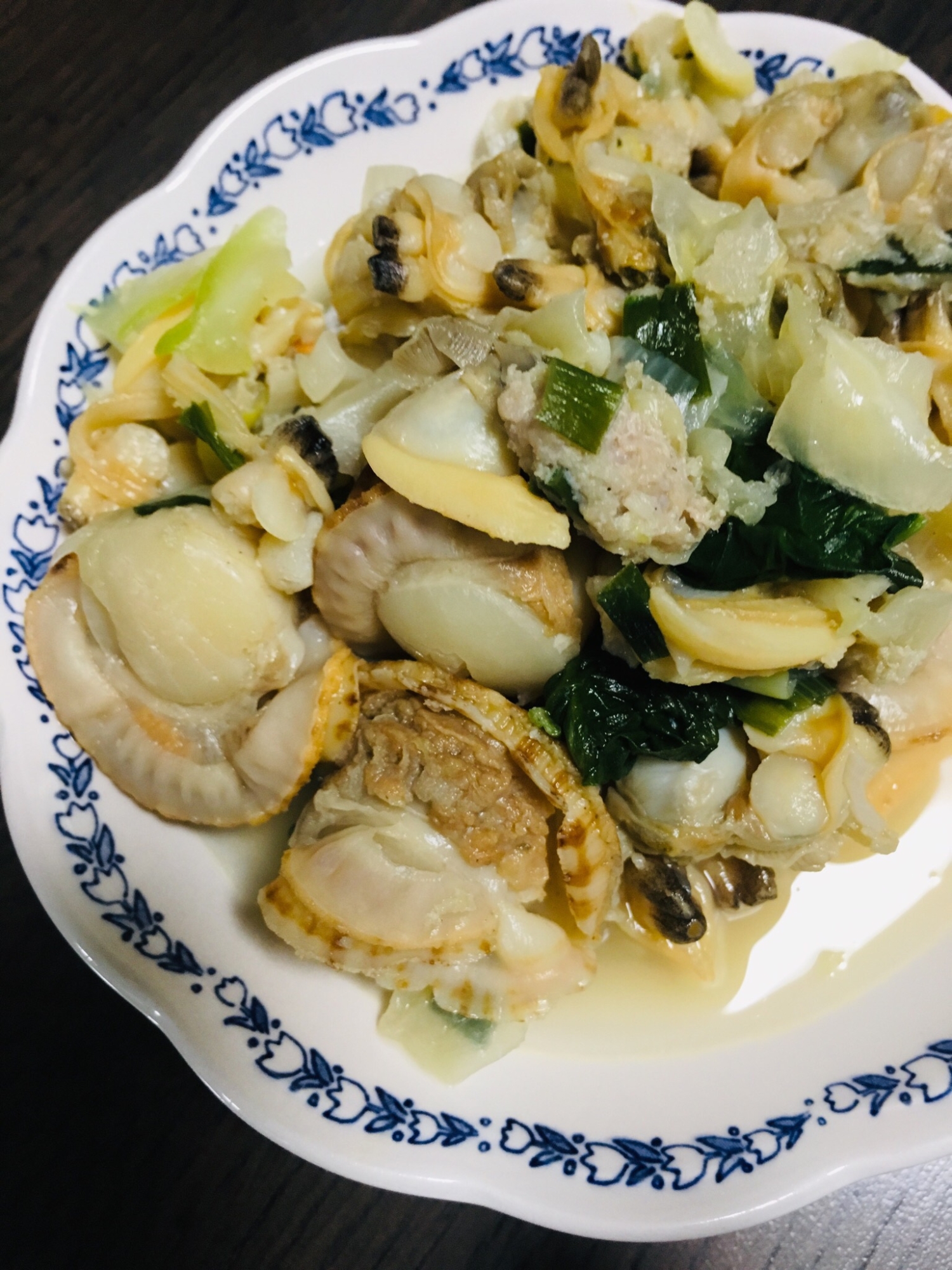 ホタテとあさりの野菜炒め♪餃子のタネで味付け