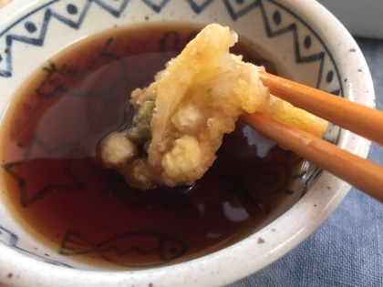天ぷらを作ったのに、天つゆがないことが判明(^◇^;) でも、簡単に、しかもソースを使った一味違ったつゆがつくれました！ありがとうございます( ´ ▽ ` )ﾉ