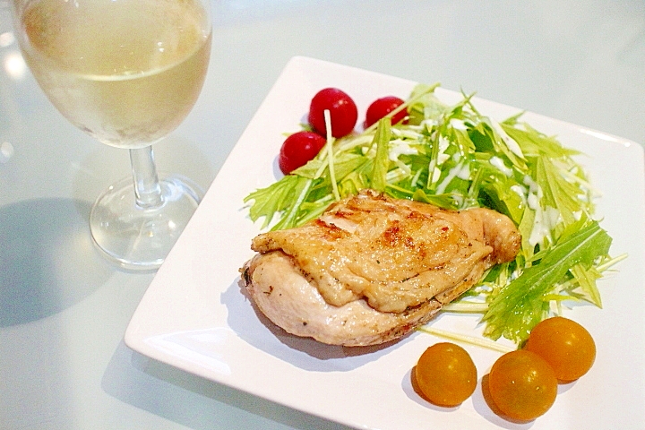 柔らかしっとり!鶏むね肉の簡単コンフィ