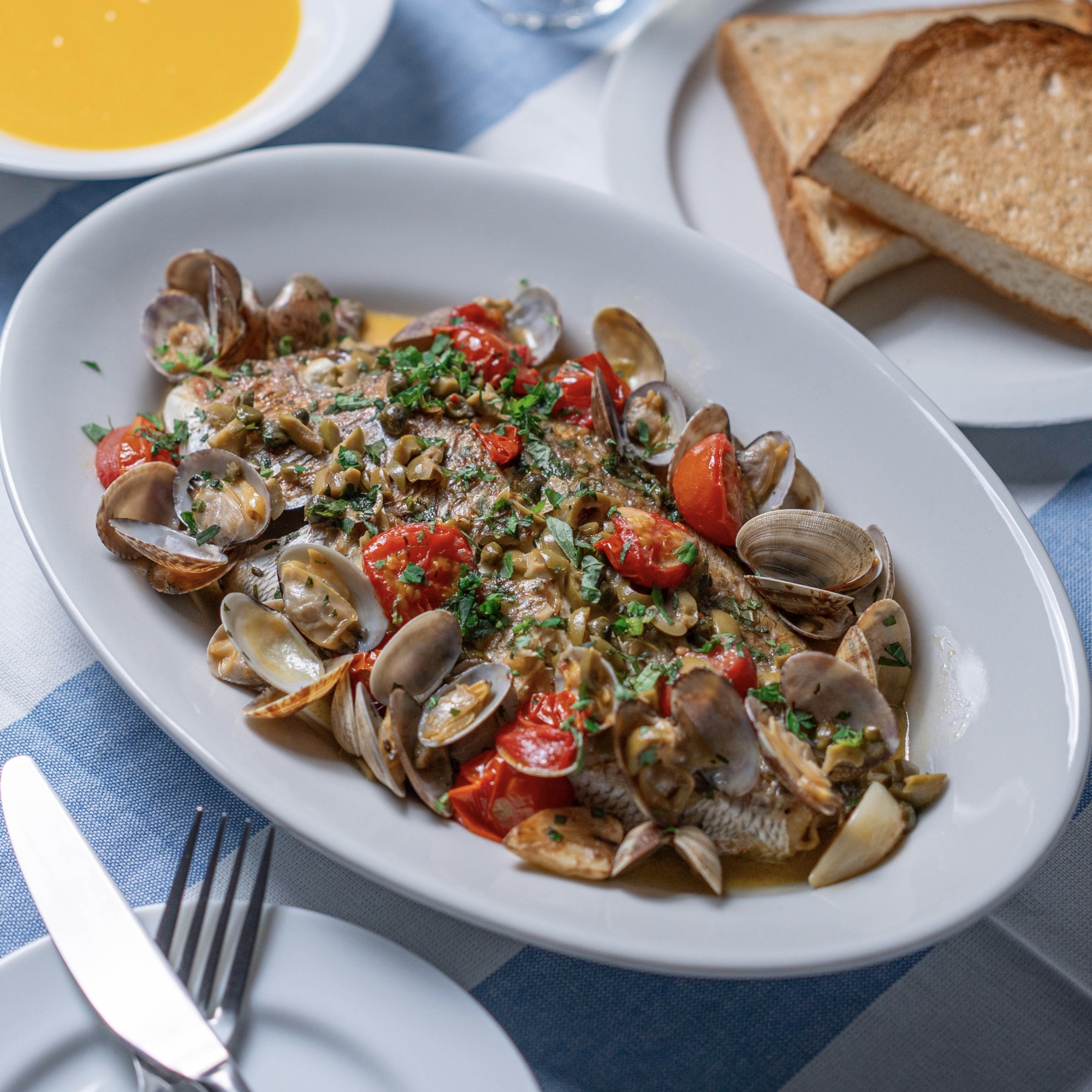 真鯛のアクアパッツァ【洋食・主菜】