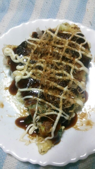 お好み焼き粉を買わずにこんなに美味しいのが作れて感動です(*^^*)長芋がなかったので、じゃがいものすりつぶしを入れました♪