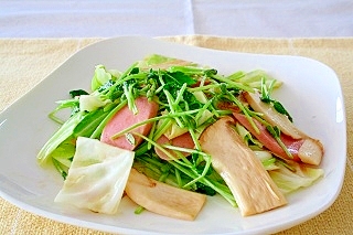 ささげ菜とエリンギとキャベツの香味油炒め