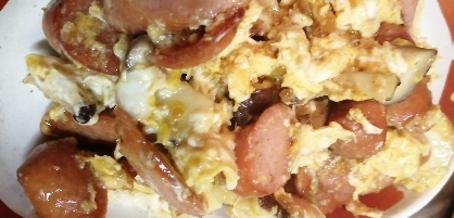 朝食に！きのことウインナーと卵の炒め物