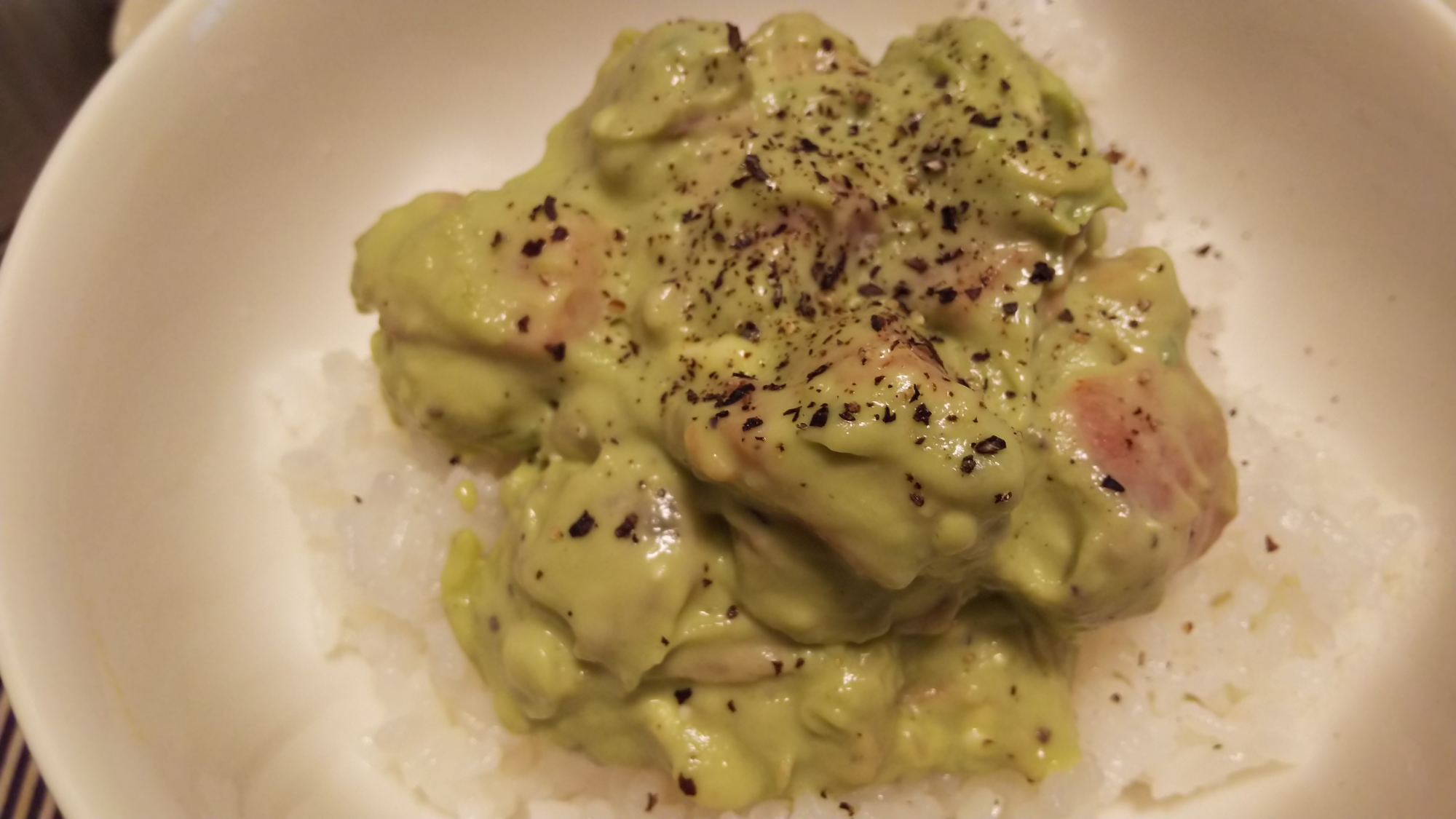 えびサーモンのアボカドタルタル丼❗️