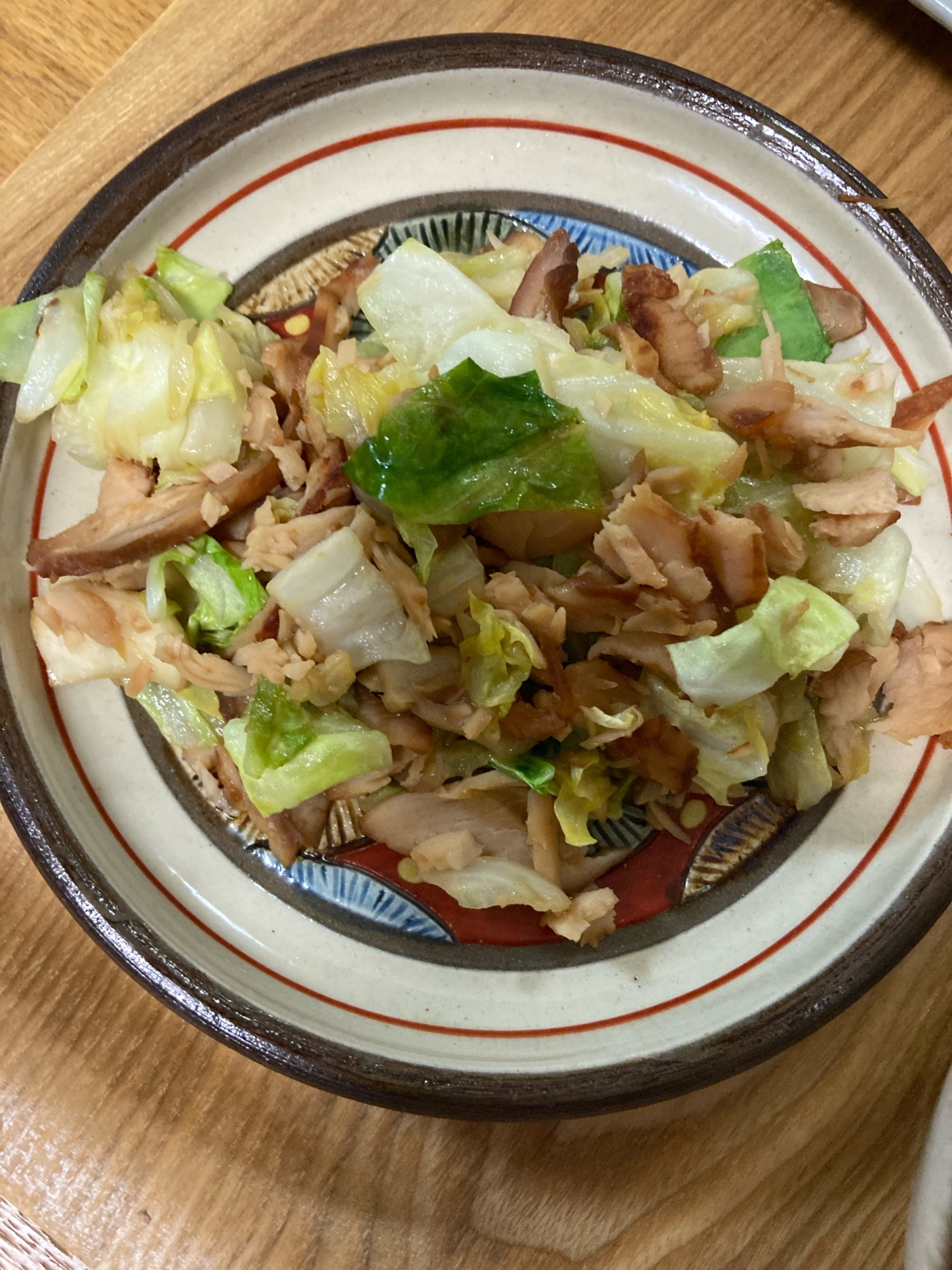 キャベツと鶏チャーシューの炒め物