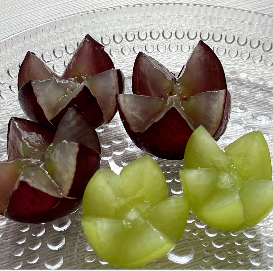 巨峰やマスカットでお花のような 葡萄の飾り切り レシピ 作り方 By Coront 楽天レシピ 巨峰やマスカットでお花のような 葡萄の飾り切り レシピ 作り方 By Coront 楽天レシピ