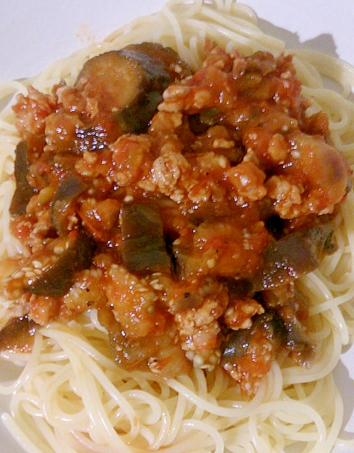 ナス・ひき肉・トマト缶のスパゲティ