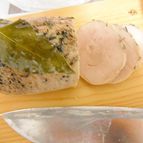 ローリエとバジルの鶏ハム レシピ 作り方 By ミスチバス 楽天レシピ ローリエとバジルの鶏ハム レシピ 作り方 By ミスチバス 楽天レシピ