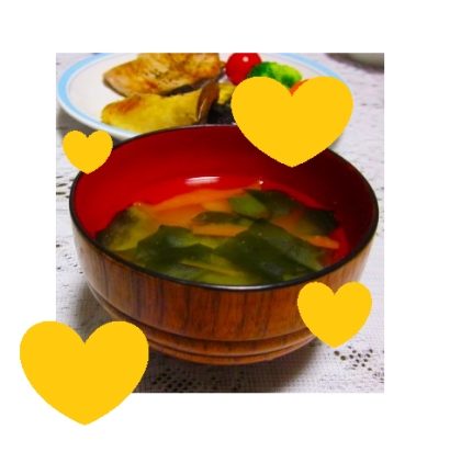 葡萄の匙様、レタスとワカメの中華スープを作りました♪
とっても美味しいレシピ、ありがとうございます！！
良い１日をお過ごしくださいませ☆☆☆