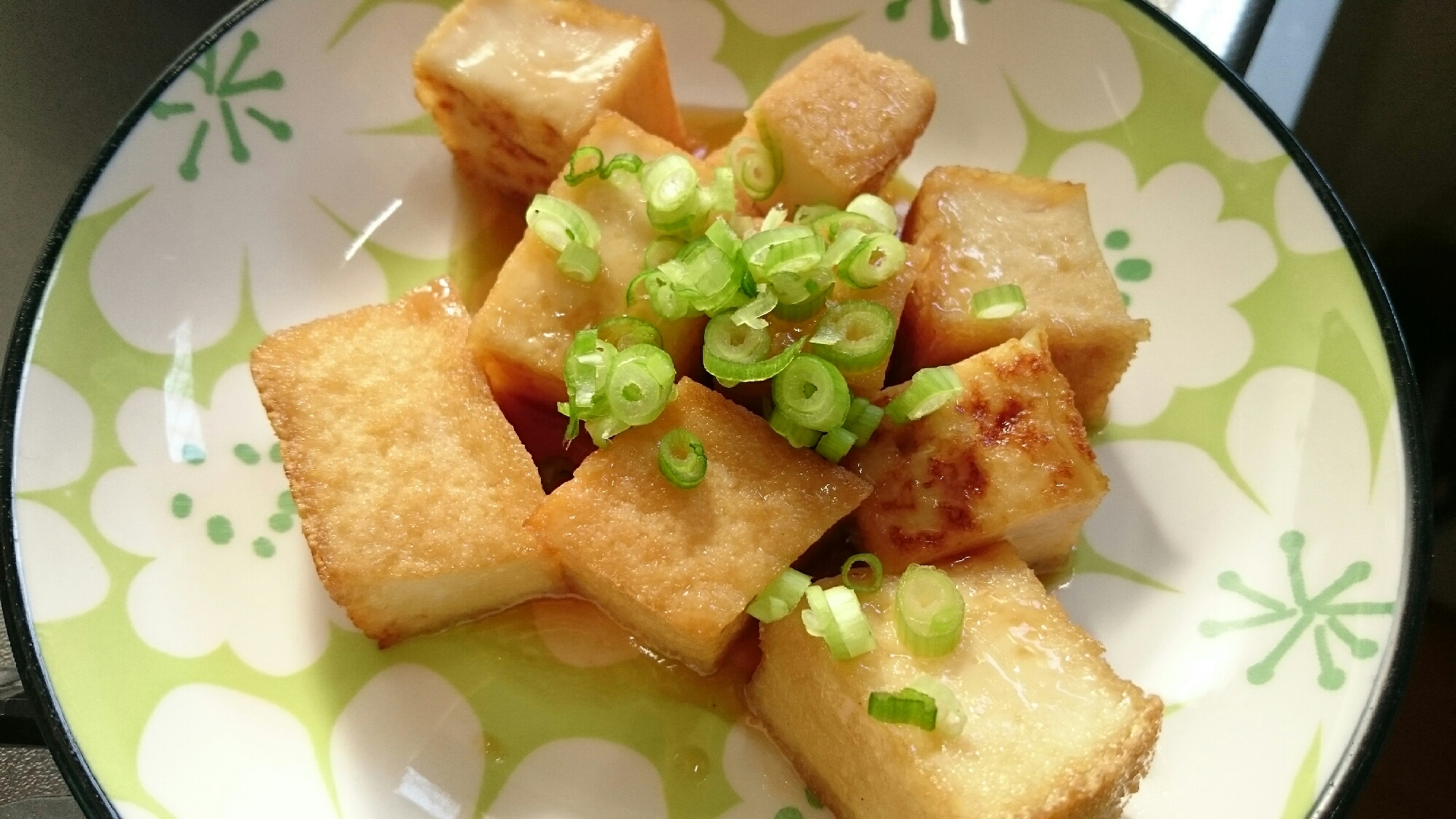 コロコロ厚揚げの麺つゆ焼き