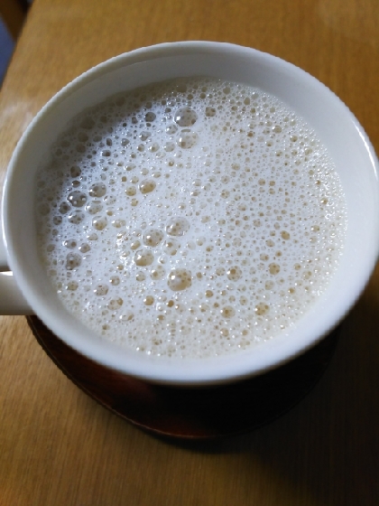 生クリームなくてごめんなさい牛乳シャカシャカしてみたら、きめ細かくないけど泡だって、ほうじ茶ラテおいしかったです♪スタバのほうじ茶ラテガマン～(^.^)