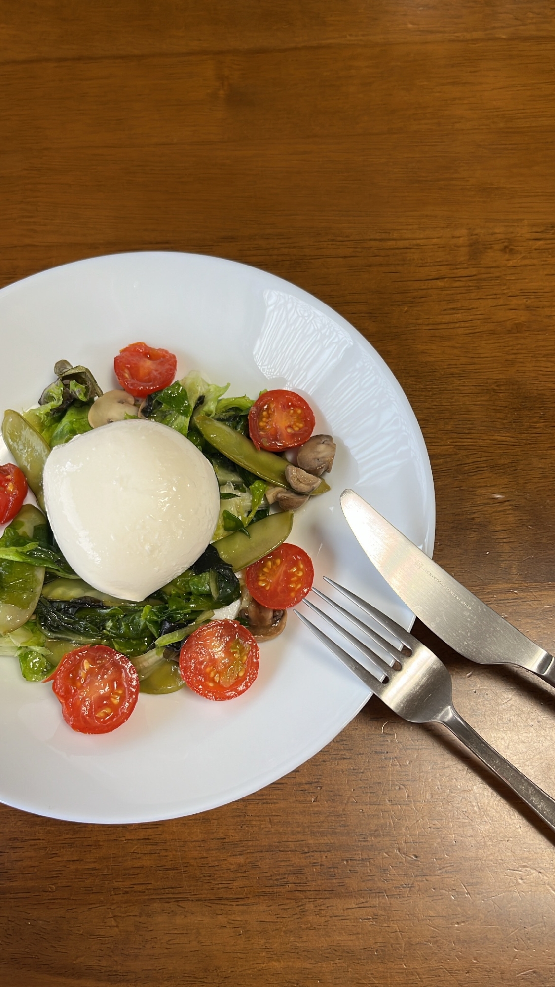 ブッラータチーズのサラダ