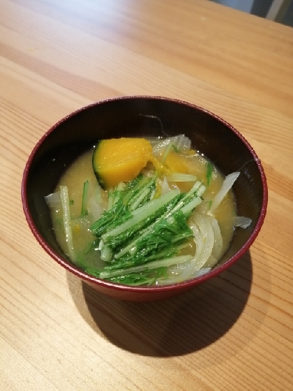 南瓜・玉葱・水菜の味噌汁