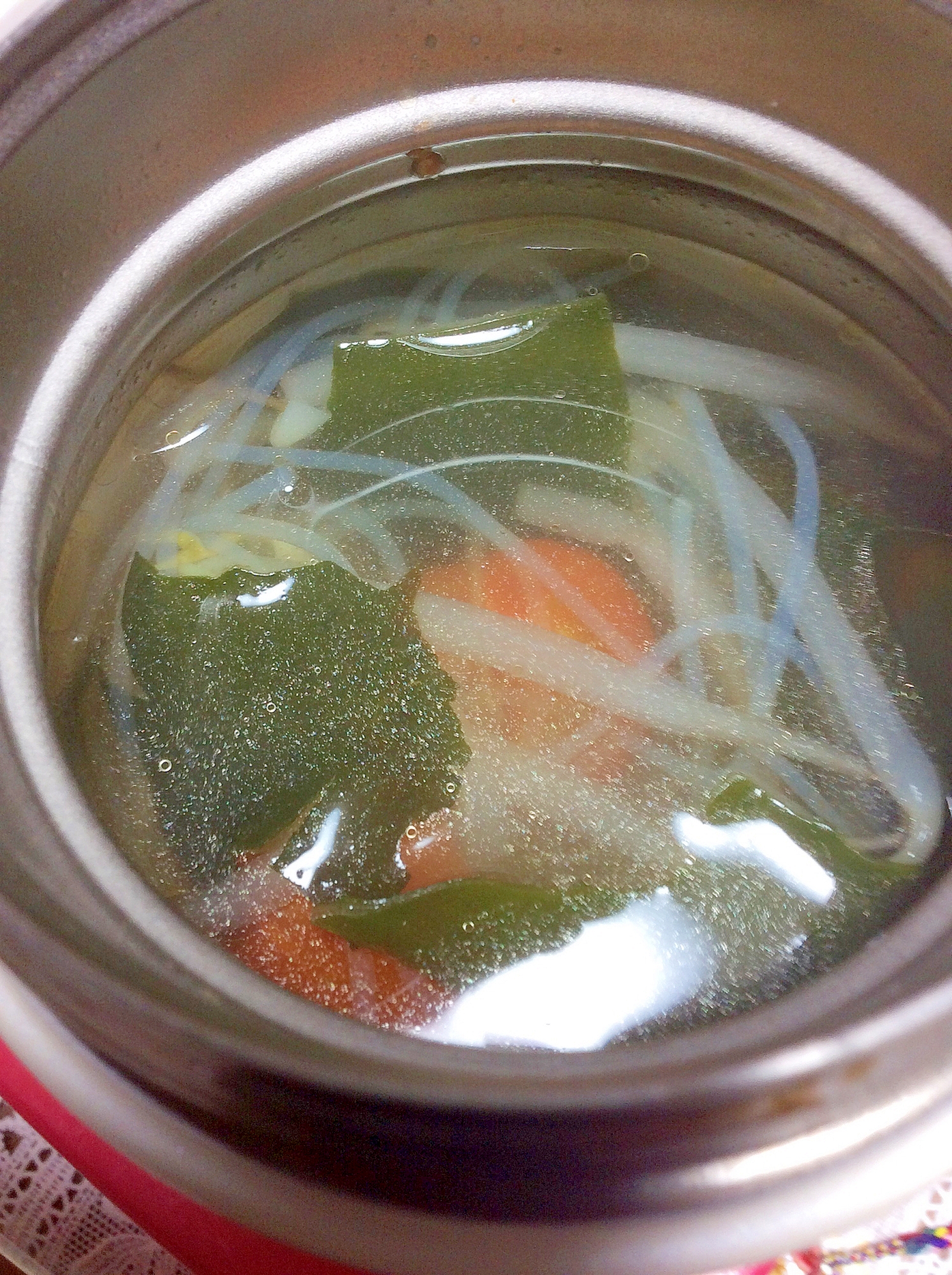 春雨ともやしとトマトとワカメの中華スープ