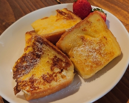 週末の遅朝ごはんに作りました！はちみつがなくて粉砂糖をかけましたが…。美味しく出来ました！