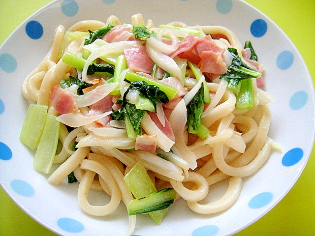 小松菜とベーコン玉ねぎの焼きうどん