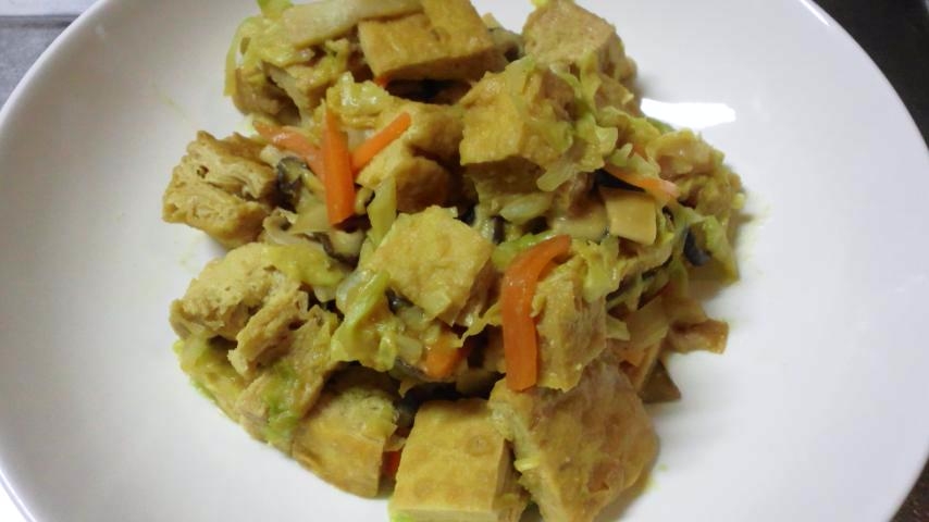 ほんのり焼き色厚揚げとキャベツの炒め物