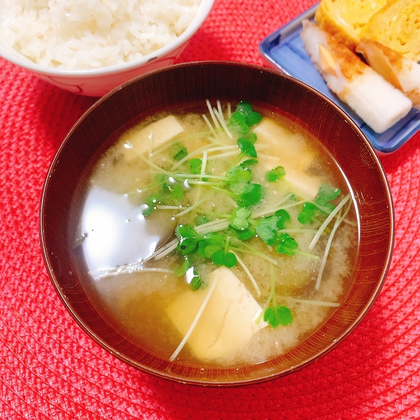 茄子豆腐味噌汁