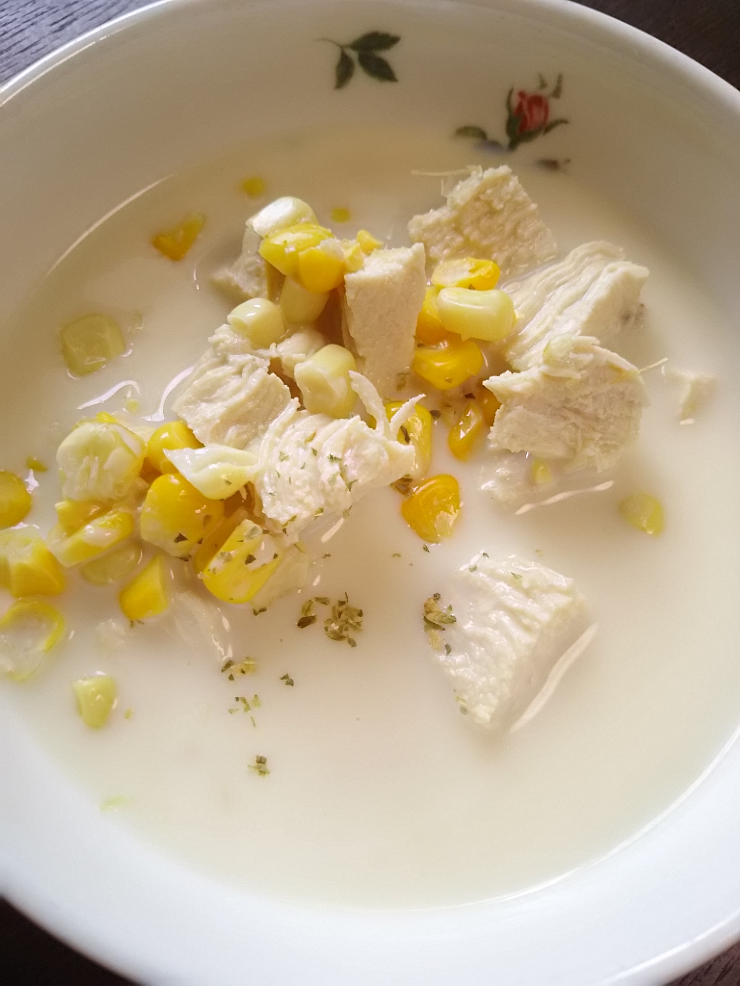 鶏むね肉とコーンの豆乳スープ(^^)
