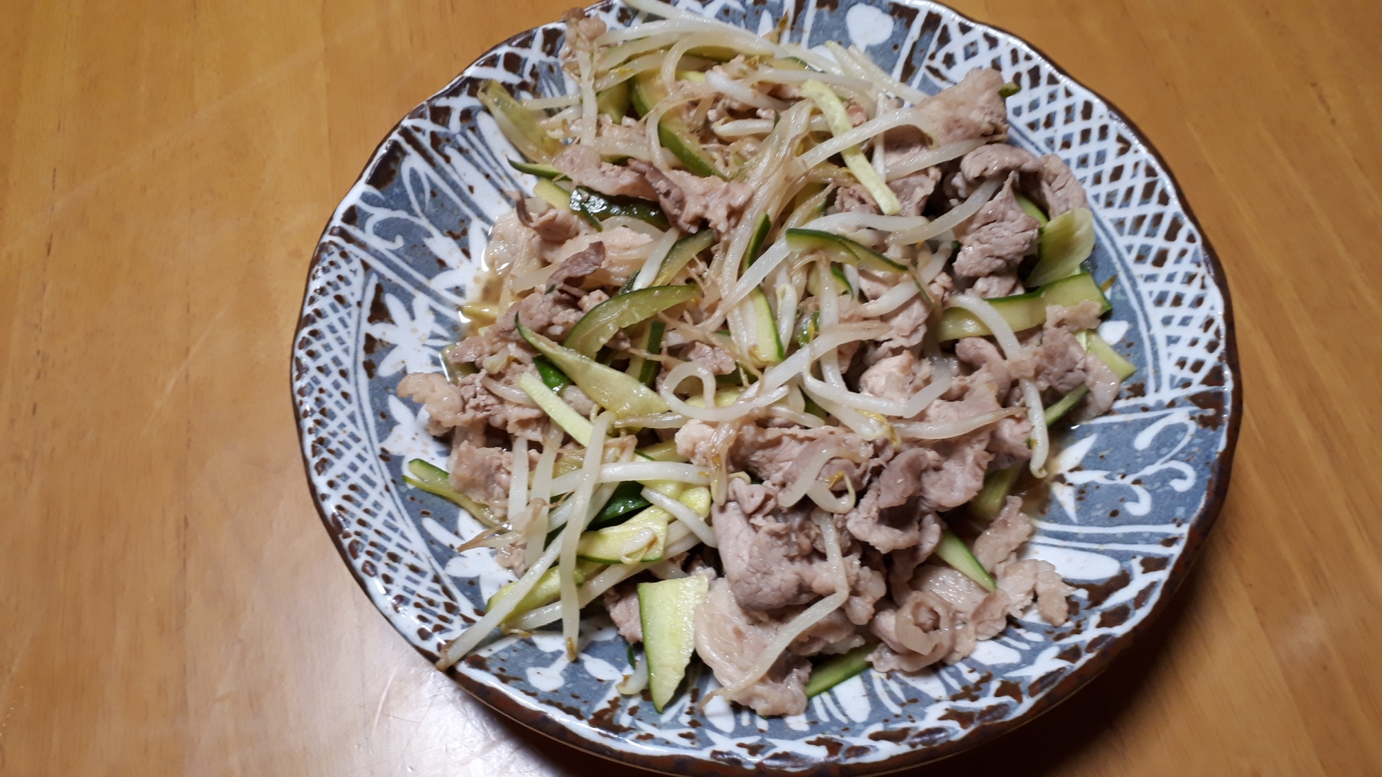 豚肉・もやし・キュウリの中華風☆甘酢炒め