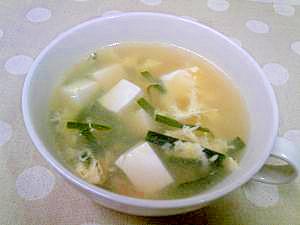 ニラ玉豆腐の中華スープ