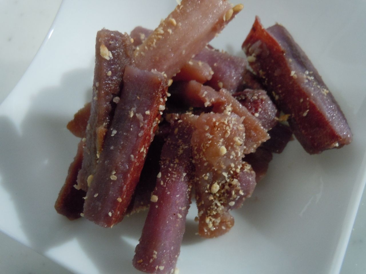 紫芋の胡麻炒め