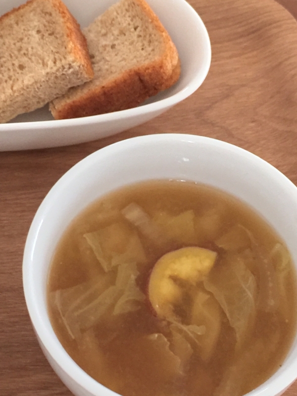 白だしとみりん入★白菜とさつまいもの味噌汁