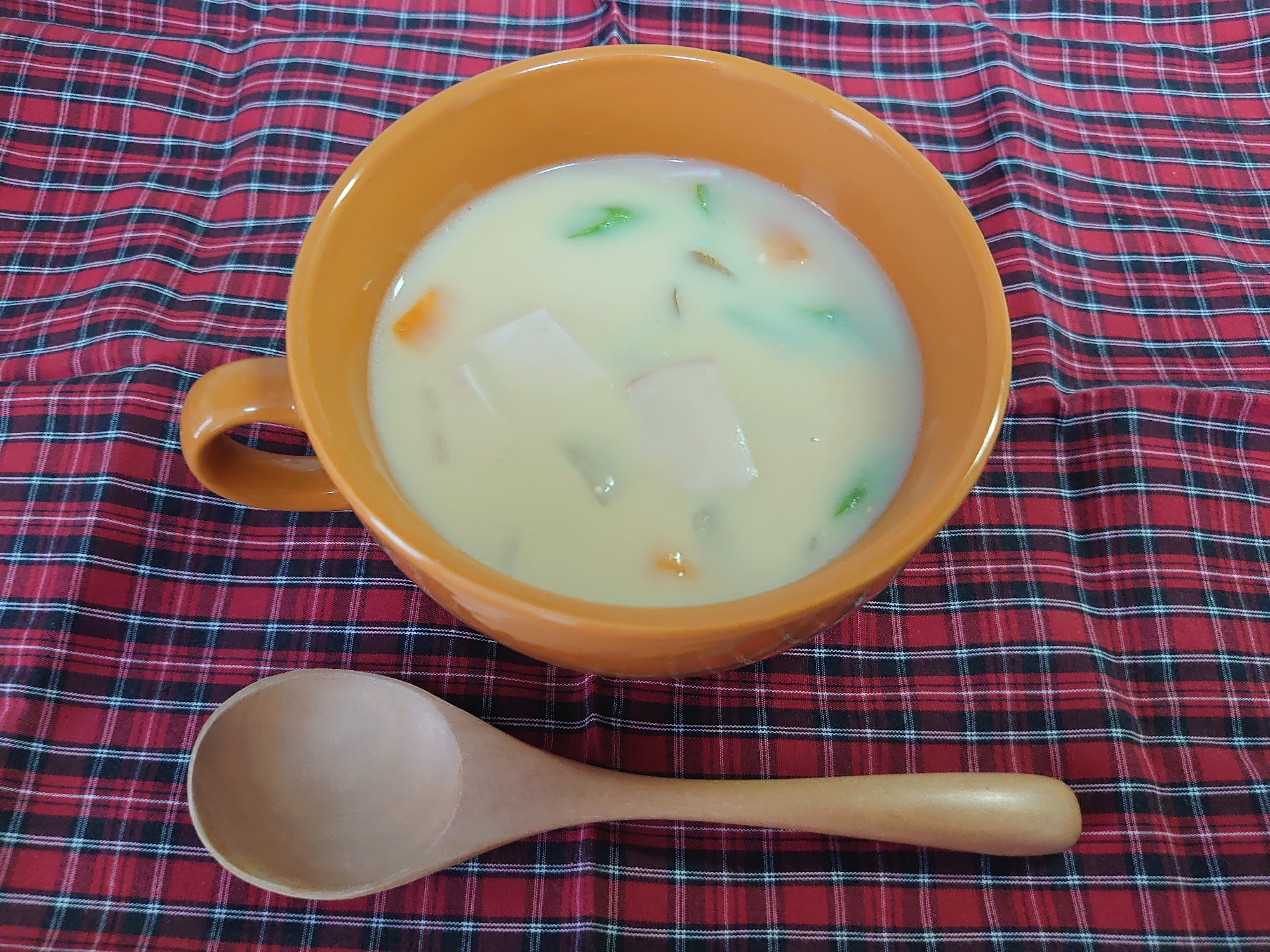 味噌&ほんだしプラスで和風クリームシチュー