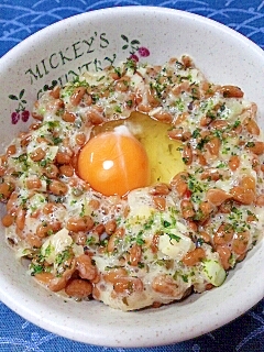 納豆の食べ方-生玉子＆ピクルス♪
