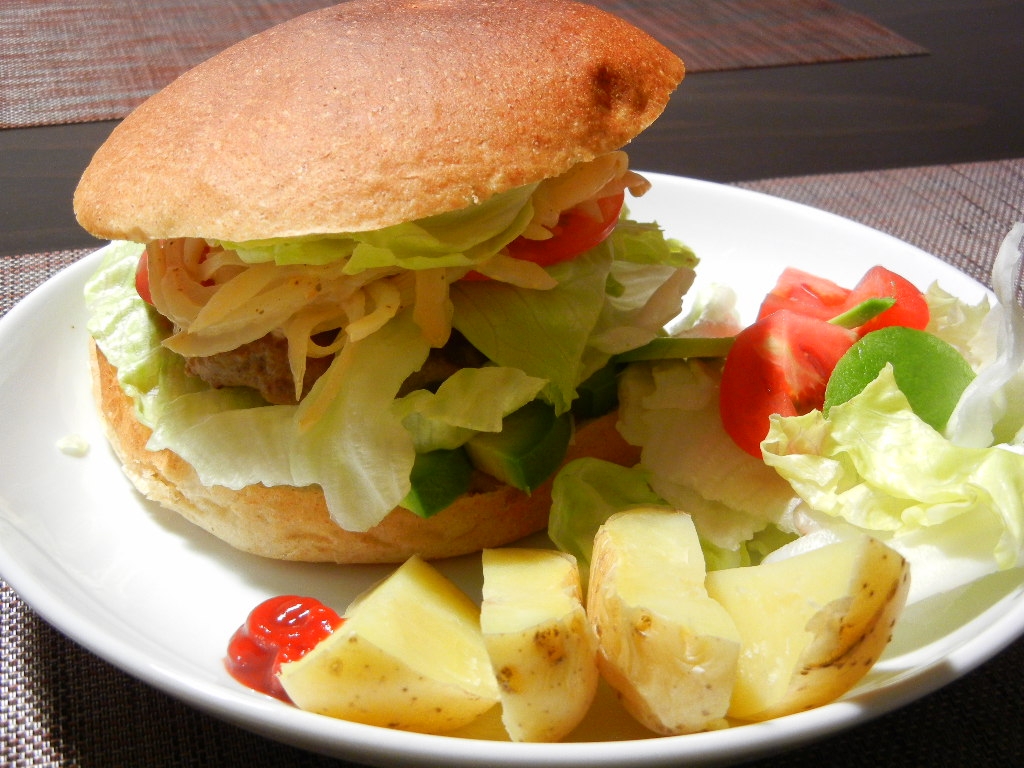 鶏ひき肉の照り焼きバーガー