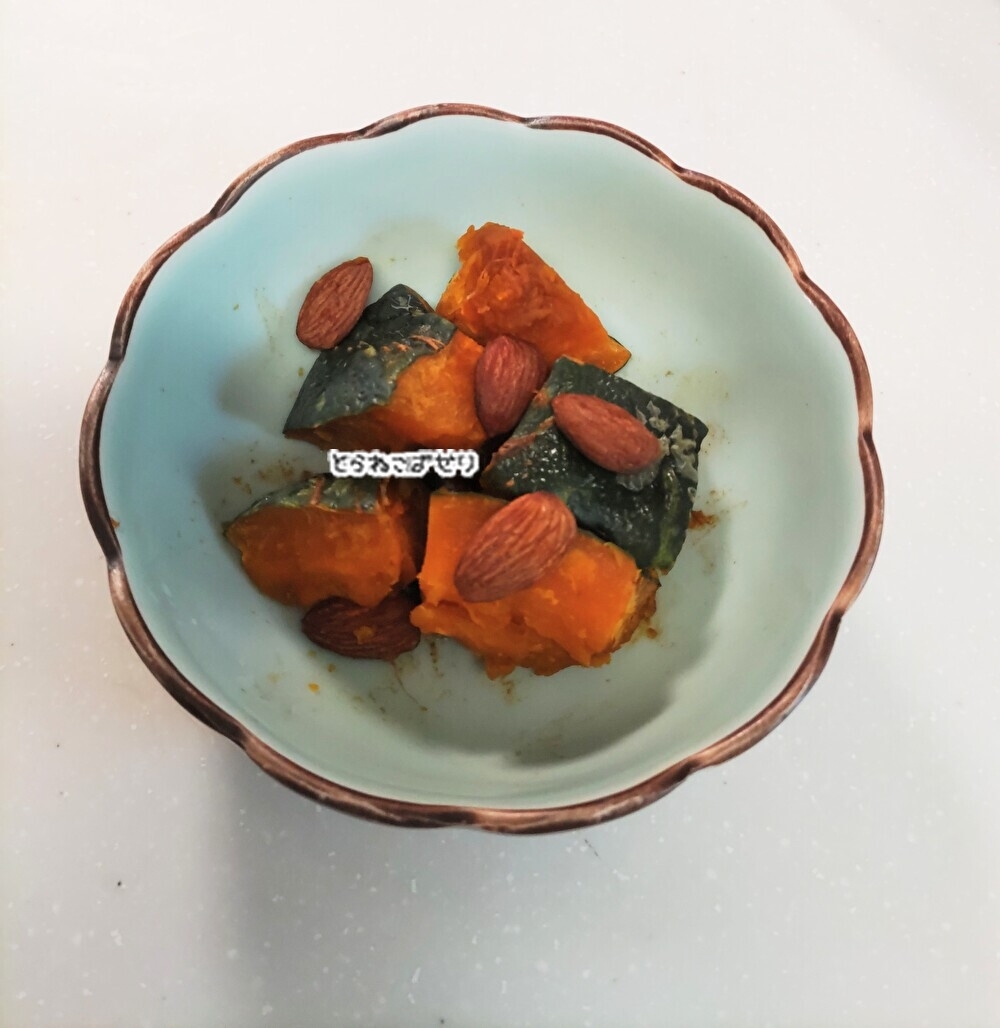 かぼちゃとナッツの醤油和え