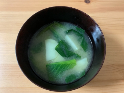 小松菜とジャガイモの味噌汁