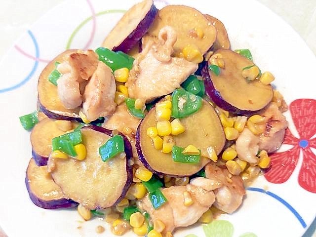 コーン入り!さつまいもと鶏むねのバター醤油風炒め♪