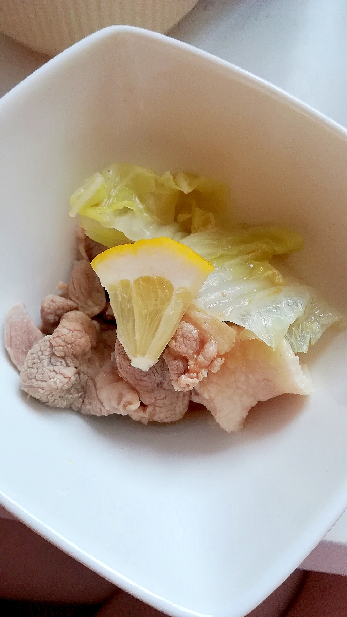 白菜と豚薄切りの和え物★めんつゆりんご酢レモン風味