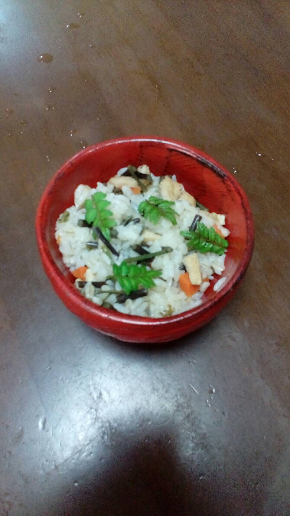 もち米入り山菜混ぜご飯