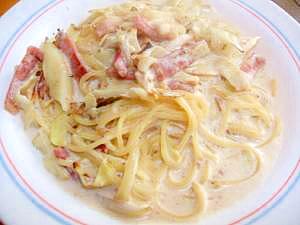 牛乳と酒粕で　玉葱とベーコンのホワイトソースパスタ