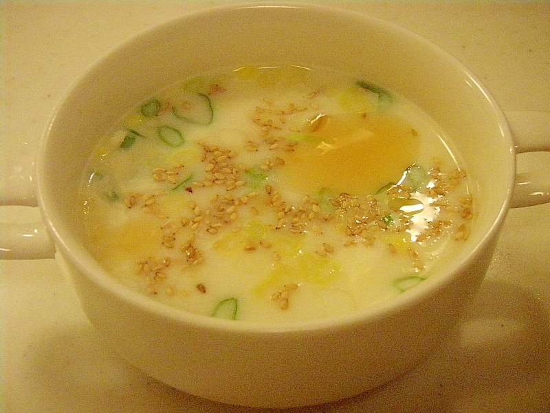 ほっこり★牛乳と味噌の中華風スープ
