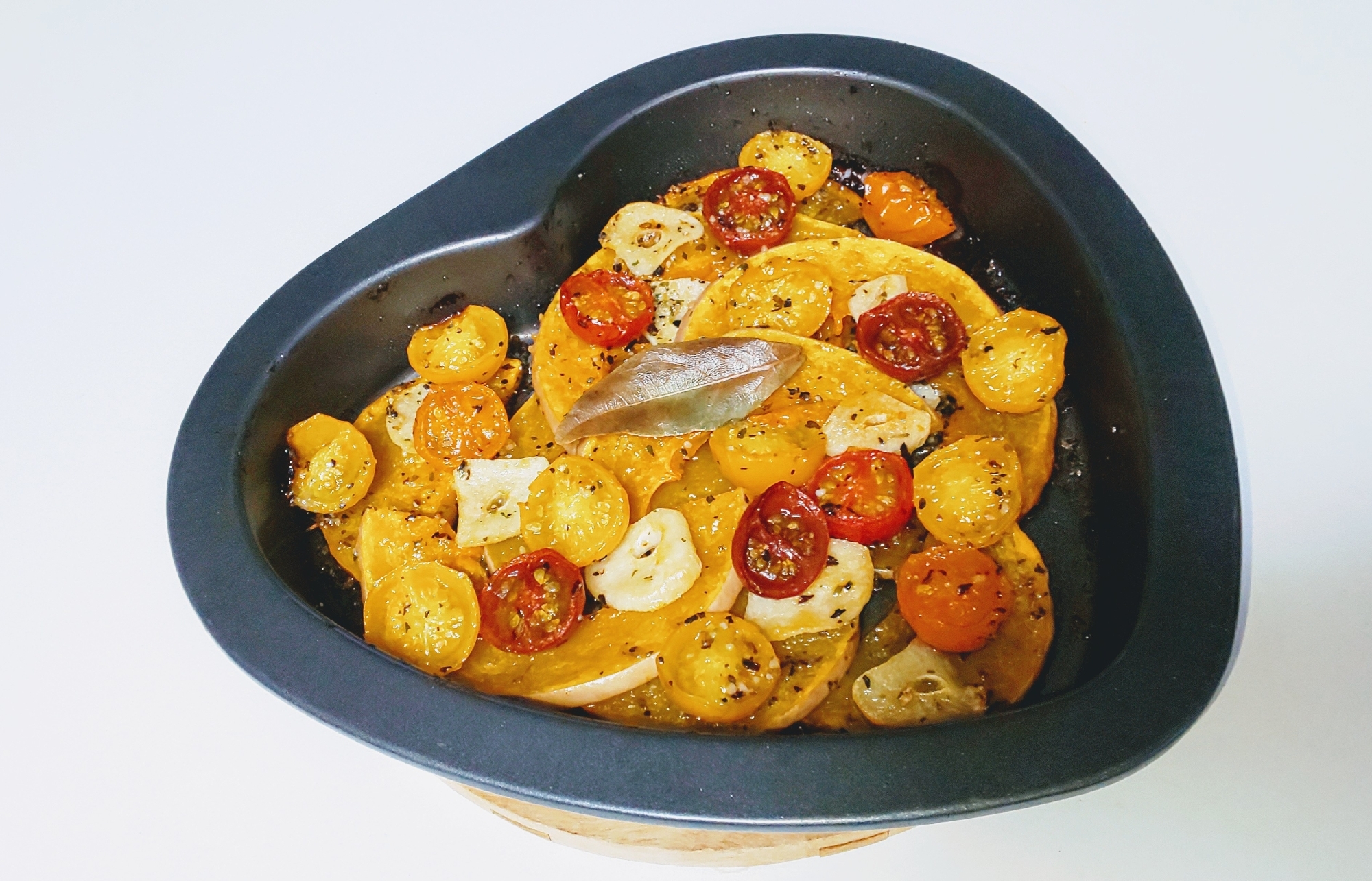 簡単!バターナッツとトマトのハーブグリル