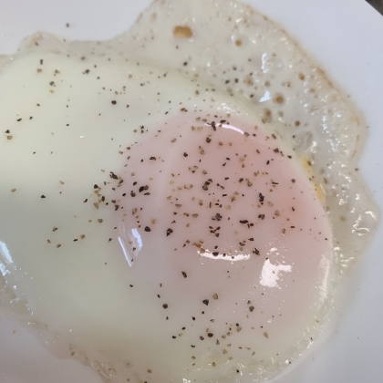 カリカリチーズの目玉焼き