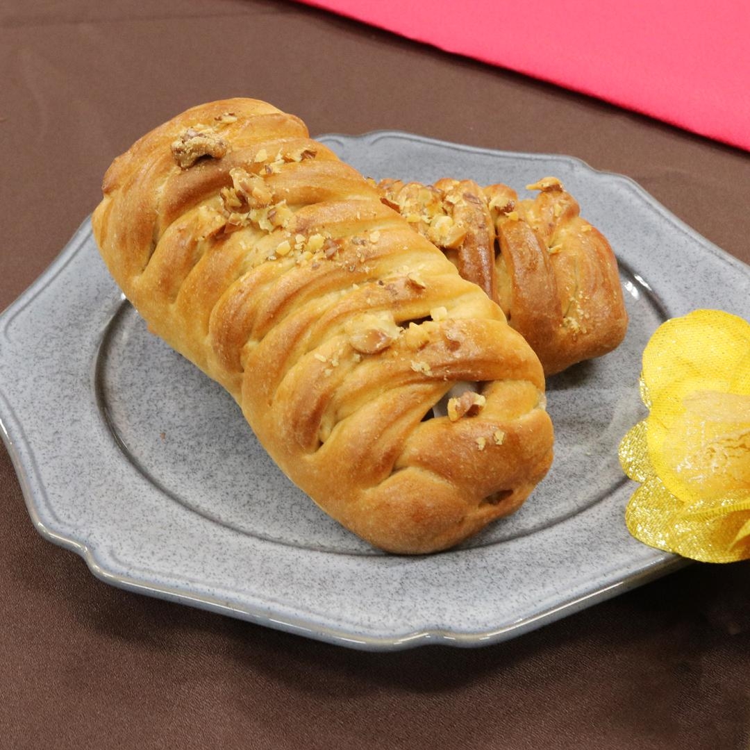 きな粉のぎゅうひクリームチーズパン